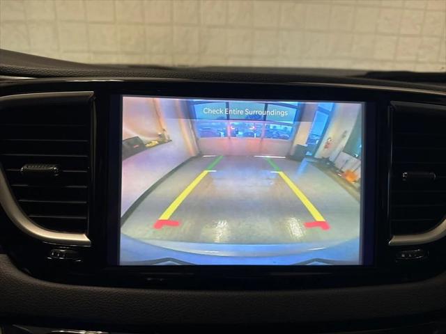 Used 2023 Chrysler Pacifica - photo 13