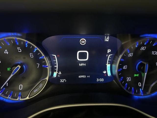 Used 2023 Chrysler Pacifica - photo 6