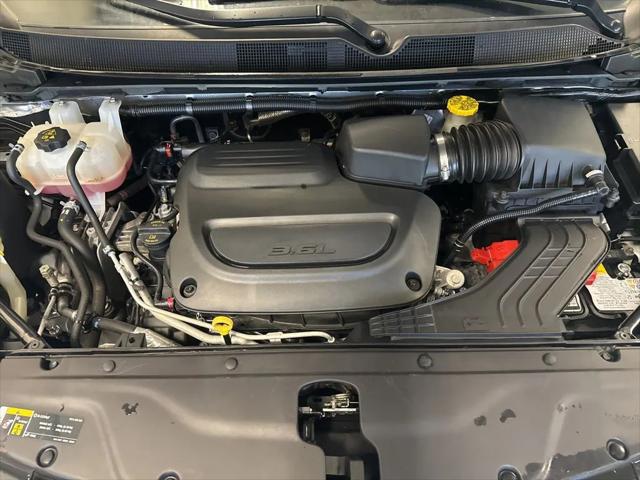 Used 2023 Chrysler Pacifica - photo 9