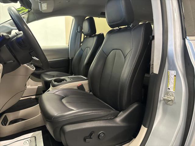 Used 2023 Chrysler Pacifica - photo 10