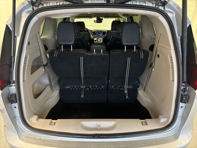 Used 2023 Chrysler Pacifica - photo 11