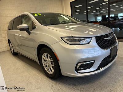 Used 2023 Chrysler Pacifica - photo 1