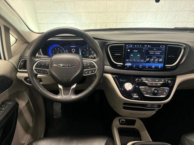Used 2023 Chrysler Pacifica - photo 7