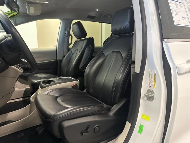 Used 2023 Chrysler Pacifica - photo 10