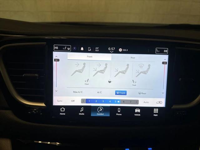 Used 2023 Chrysler Pacifica - photo 14