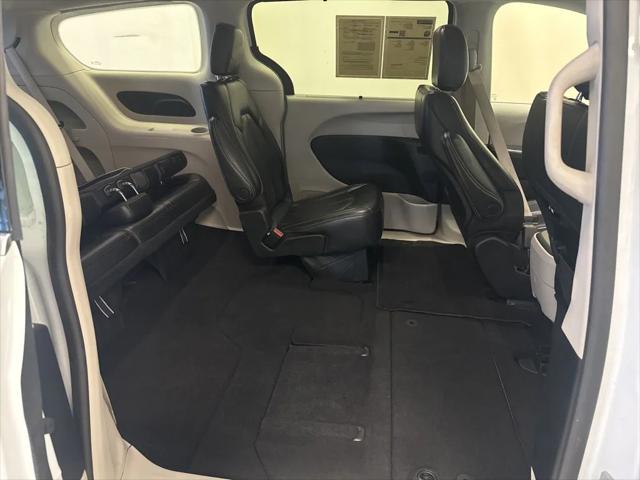 Used 2023 Chrysler Pacifica - photo 19