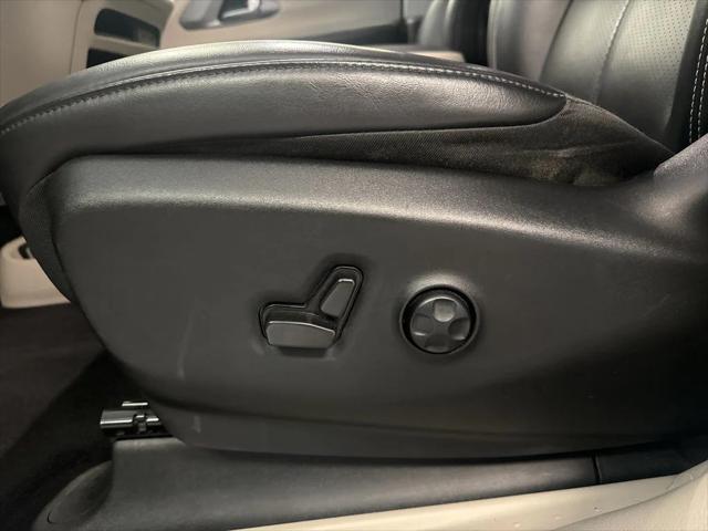 Used 2023 Chrysler Pacifica - photo 26