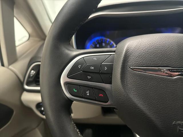Used 2023 Chrysler Pacifica - photo 32