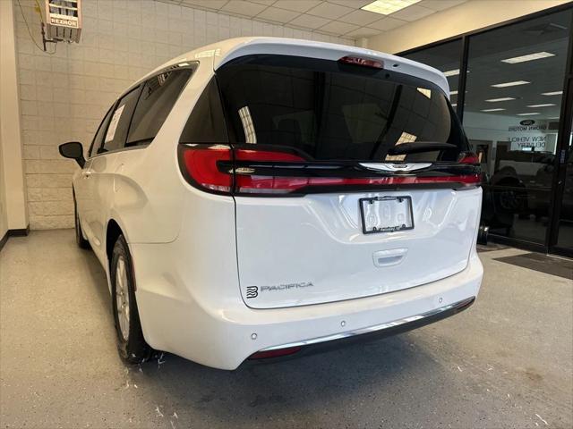 Used 2023 Chrysler Pacifica - photo 45