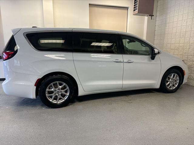 Used 2023 Chrysler Pacifica - photo 51