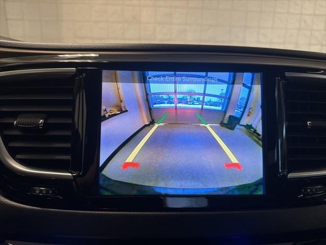 Used 2017 Chrysler Pacifica - photo 13