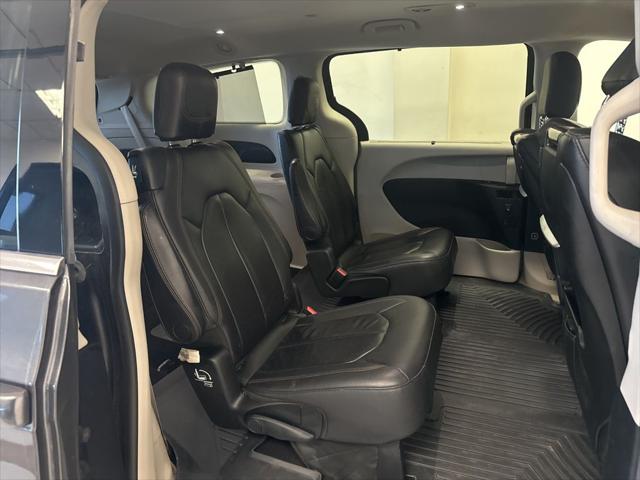 Used 2017 Chrysler Pacifica - photo 22