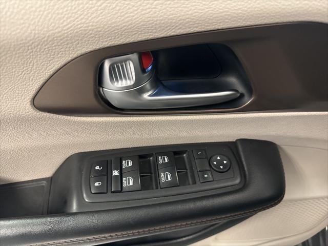Used 2017 Chrysler Pacifica - photo 25