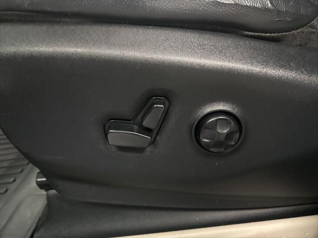 Used 2017 Chrysler Pacifica - photo 26
