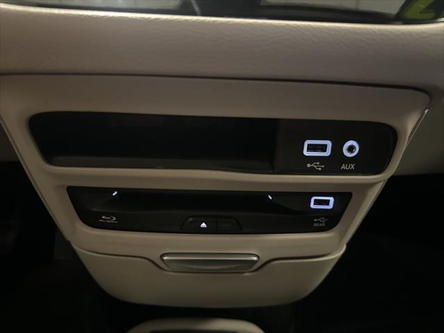 Used 2017 Chrysler Pacifica - photo 31