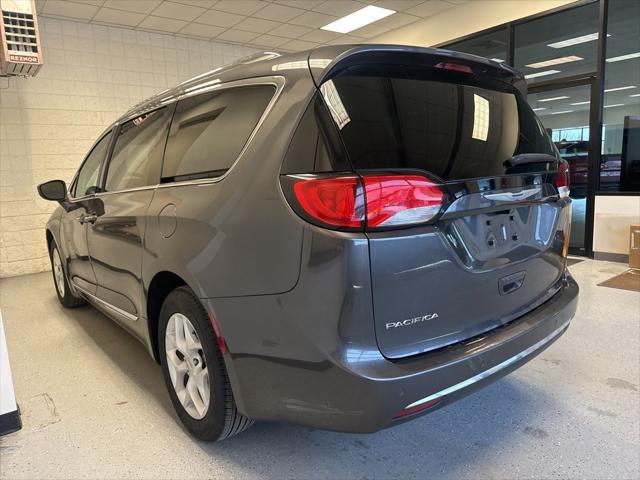 Used 2017 Chrysler Pacifica - photo 6