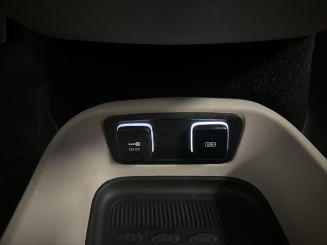 Used 2017 Chrysler Pacifica - photo 32