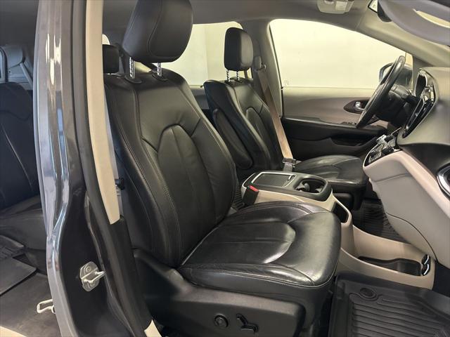 Used 2017 Chrysler Pacifica - photo 37