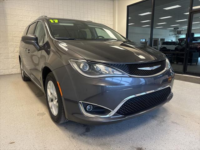 Used 2017 Chrysler Pacifica - photo 40