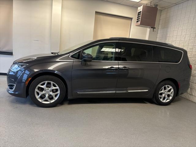 Used 2017 Chrysler Pacifica - photo 46
