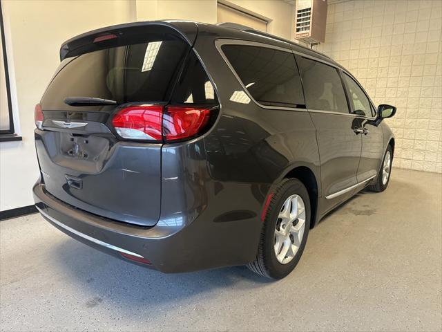 Used 2017 Chrysler Pacifica - photo 51