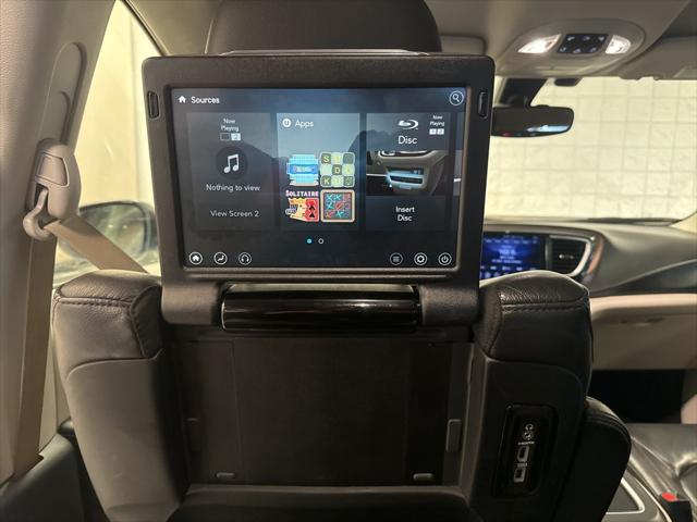 Used 2017 Chrysler Pacifica - photo 9