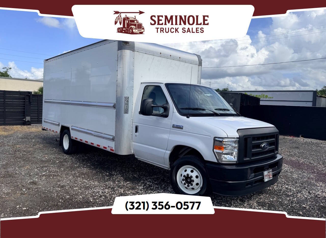 Used 2022 Ford E-350 - photo 1