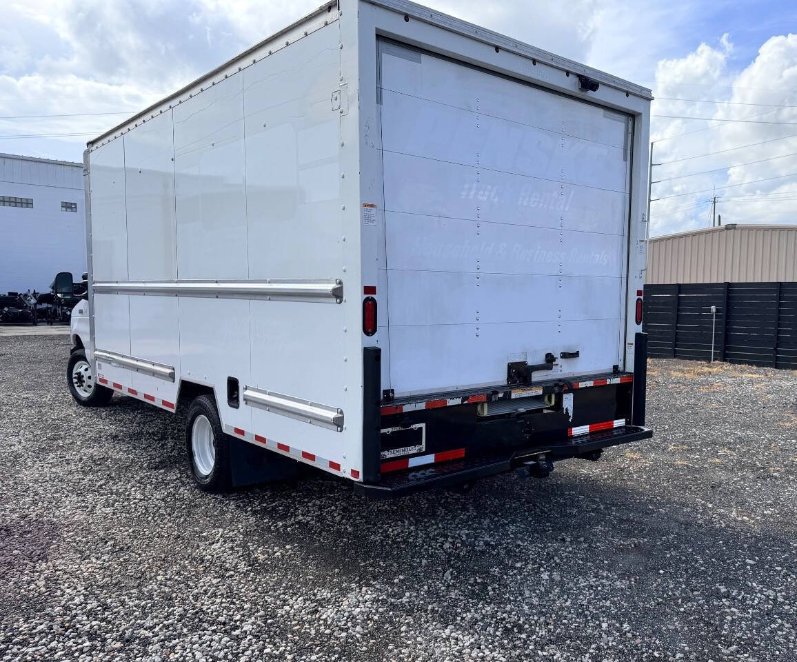 Used 2022 Ford E-350 - photo 7