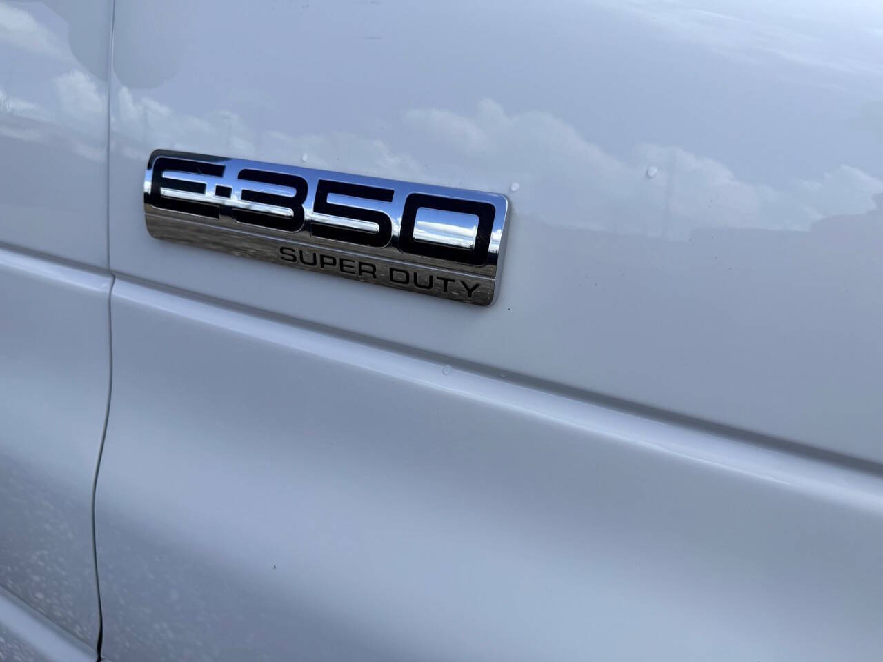 Used 2022 Ford E-350 - photo 11