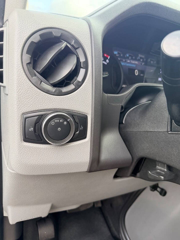 Used 2022 Ford E-350 - photo 21