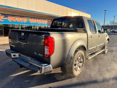 Used 2017 Nissan Frontier SL Crew Cab for sale #5C8586AA - photo 2