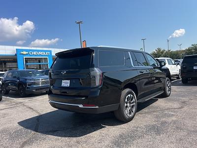 New 2025 Chevrolet Suburban LT 4WD SUV for sale #5N1897 - photo 2