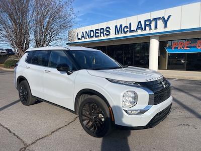 Used 2024 Mitsubishi Outlander SE Black for sale #6T00417A - photo 1