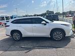2021 Toyota Highlander FWD SUV for sale #6T3510AA - photo 4