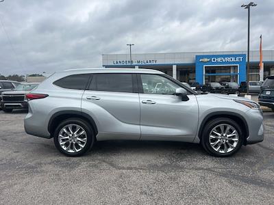 Used 2023 Toyota Highlander L for sale #P226400 - photo 2