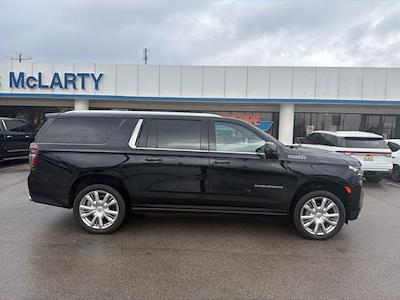 Used 2023 Chevrolet Suburban - photo 1