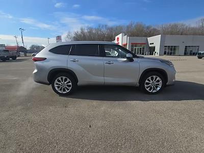 Used 2023 Toyota Highlander Limited for sale #STK022151 - photo 2