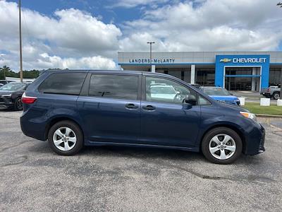 Used 2020 Toyota Sienna L Minivan for sale #T226428 - photo 2