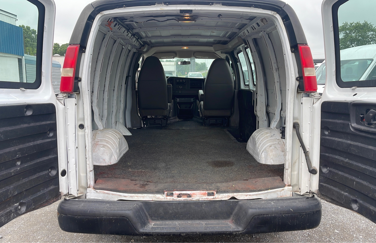 Used 2014 Chevrolet Express 2500 - photo 6
