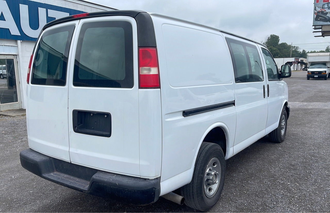 Used 2014 Chevrolet Express 2500 - photo 7