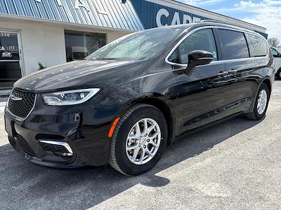 Used 2022 Chrysler Pacifica Touring L Minivan for sale #25016 - photo 1