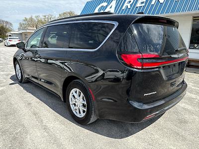 Used 2022 Chrysler Pacifica Touring L Minivan for sale #25016 - photo 2