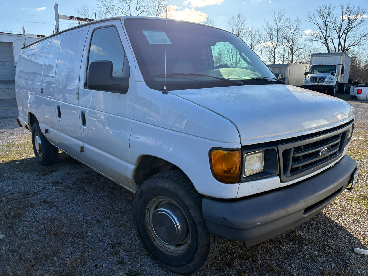 Used 2005 Ford E-250 - photo 1