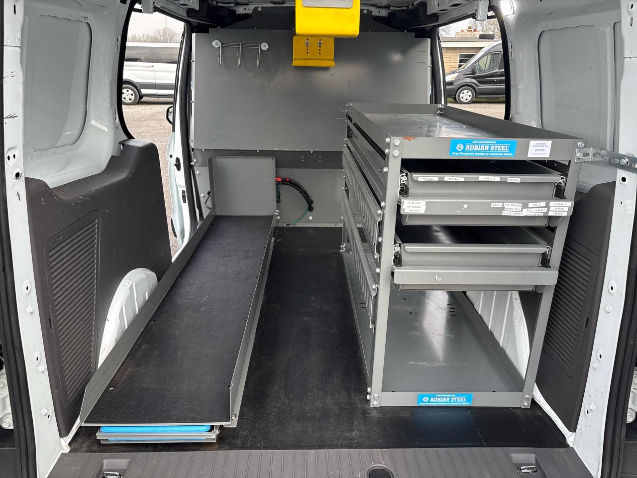 Used 2020 Ford Transit Connect - photo 2