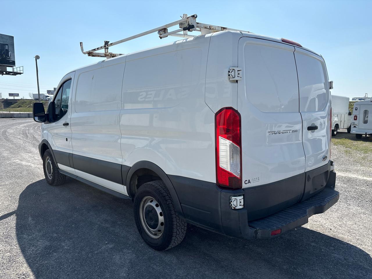 Used 2016 Ford Transit 250 - photo 5