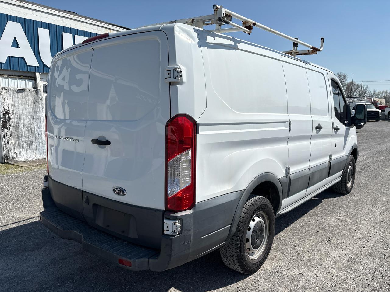 Used 2016 Ford Transit 250 - photo 8