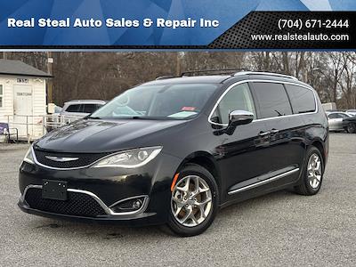 Used 2018 Chrysler Pacifica - photo 1