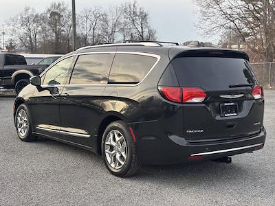 Used 2018 Chrysler Pacifica - photo 1