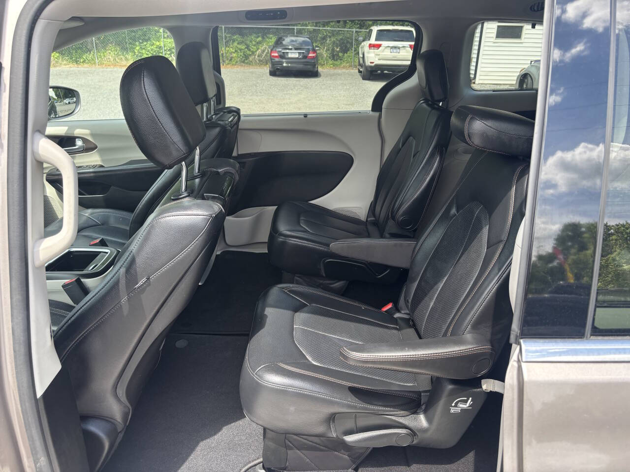 Used 2018 Chrysler Pacifica - photo 18