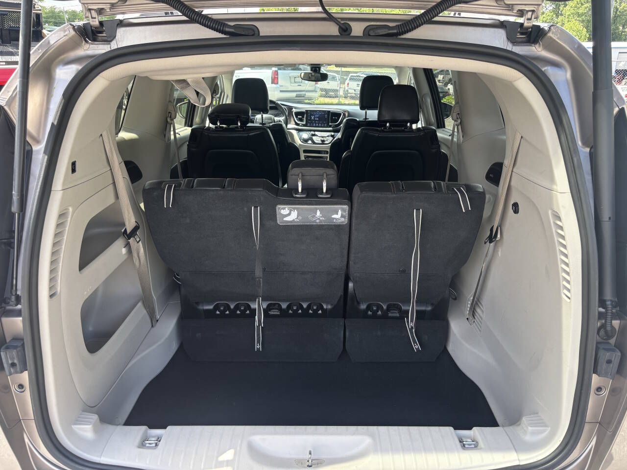 Used 2018 Chrysler Pacifica - photo 19